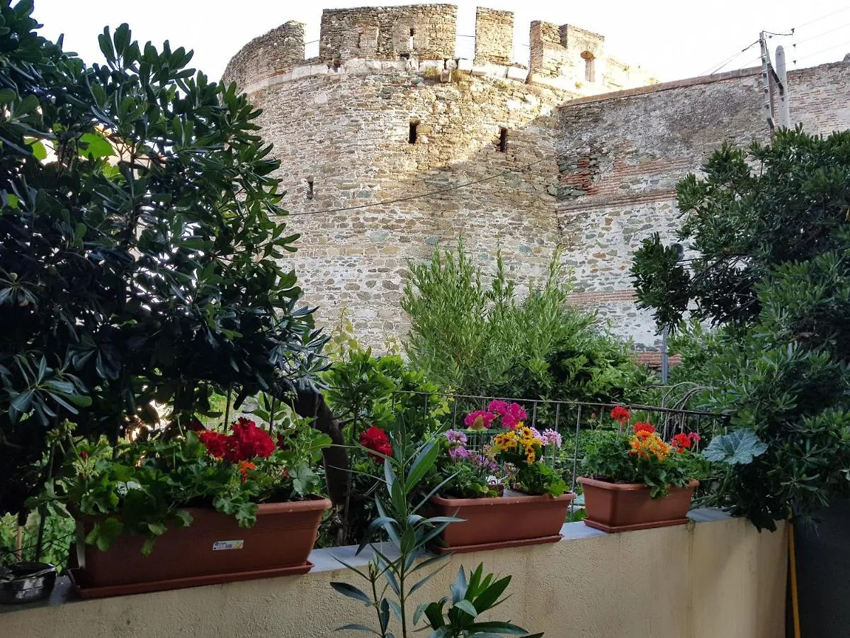 Frida'S House In Old Town Thessaloniki Apartment